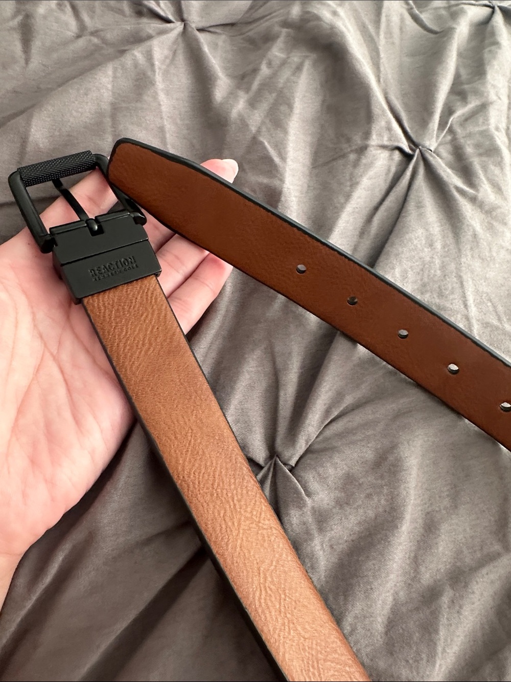Kenneth Cole Reaction Black Men’s Leather Reversible Belt - Picture 5 of 6